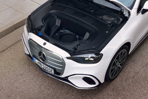 2026 Mercedes-Benz C-Class EV debuts – W520-gen with 800V tech, 330 kW DC, up to 800 km range WLTP
