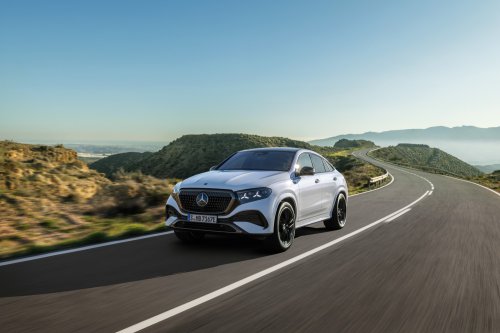 2026 Mercedes-Benz GLE, GLS facelifts – full-width Superscreen, 4.0L flat-plane V8; 585 PS AMG PHEV