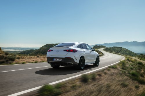 2026 Mercedes-Benz GLE, GLS facelifts – full-width Superscreen, 4.0L flat-plane V8; 585 PS AMG PHEV