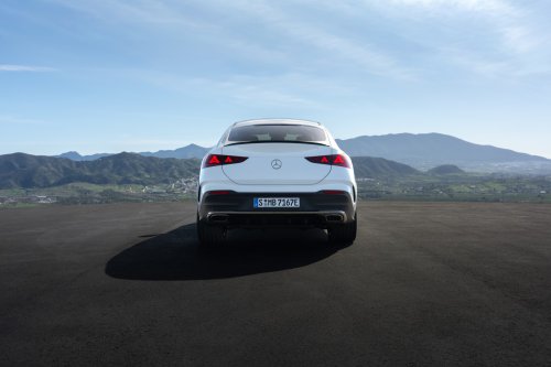 2026 Mercedes-Benz GLE, GLS facelifts – full-width Superscreen, 4.0L flat-plane V8; 585 PS AMG PHEV