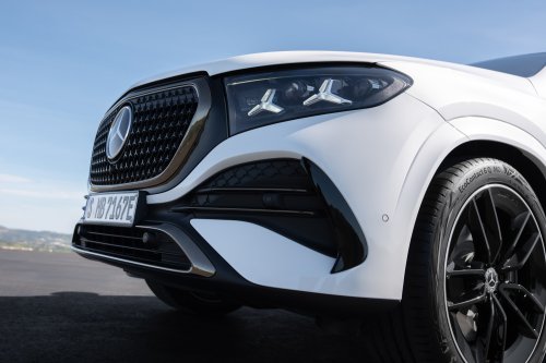 2026 Mercedes-Benz GLE, GLS facelifts – full-width Superscreen, 4.0L flat-plane V8; 585 PS AMG PHEV