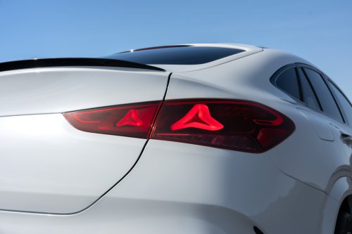 2026 Mercedes-Benz GLE, GLS facelifts – full-width Superscreen, 4.0L flat-plane V8; 585 PS AMG PHEV