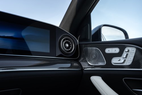 2026 Mercedes-Benz GLE, GLS facelifts – full-width Superscreen, 4.0L flat-plane V8; 585 PS AMG PHEV