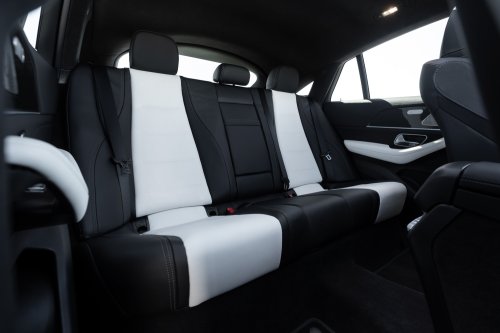 2026 Mercedes-Benz GLE, GLS facelifts – full-width Superscreen, 4.0L flat-plane V8; 585 PS AMG PHEV