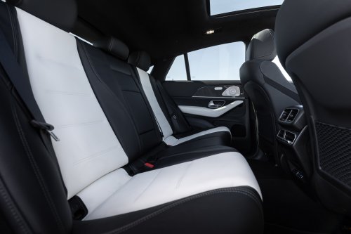 2026 Mercedes-Benz GLE, GLS facelifts – full-width Superscreen, 4.0L flat-plane V8; 585 PS AMG PHEV