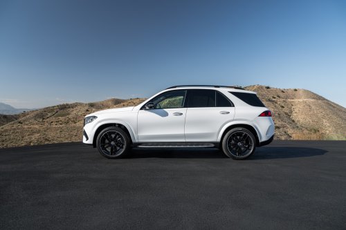 2026 Mercedes-Benz GLE, GLS facelifts – full-width Superscreen, 4.0L flat-plane V8; 585 PS AMG PHEV