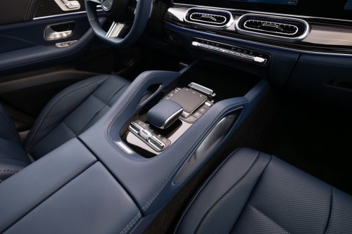 2026 Mercedes-Benz GLE, GLS facelifts – full-width Superscreen, 4.0L flat-plane V8; 585 PS AMG PHEV