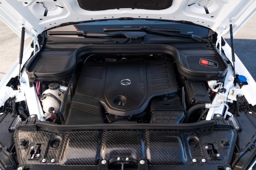 2026 Mercedes-Benz GLE, GLS facelifts – full-width Superscreen, 4.0L flat-plane V8; 585 PS AMG PHEV