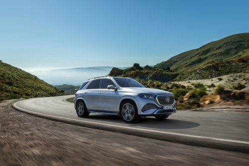 2026 Mercedes-Benz GLE, GLS facelifts – full-width Superscreen, 4.0L flat-plane V8; 585 PS AMG PHEV