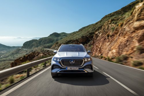 2026 Mercedes-Benz GLE, GLS facelifts – full-width Superscreen, 4.0L flat-plane V8; 585 PS AMG PHEV