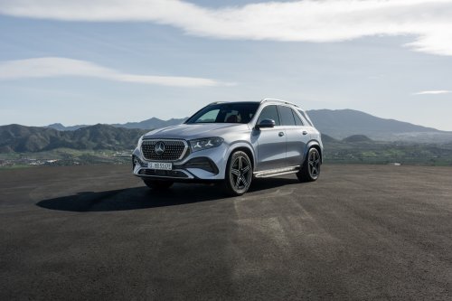 2026 Mercedes-Benz GLE, GLS facelifts – full-width Superscreen, 4.0L flat-plane V8; 585 PS AMG PHEV