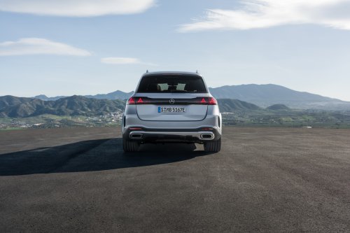 2026 Mercedes-Benz GLE, GLS facelifts – full-width Superscreen, 4.0L flat-plane V8; 585 PS AMG PHEV