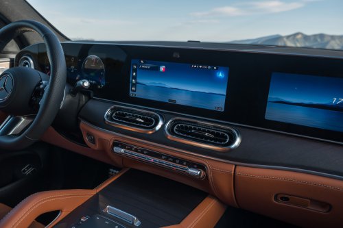 2026 Mercedes-Benz GLE, GLS facelifts – full-width Superscreen, 4.0L flat-plane V8; 585 PS AMG PHEV