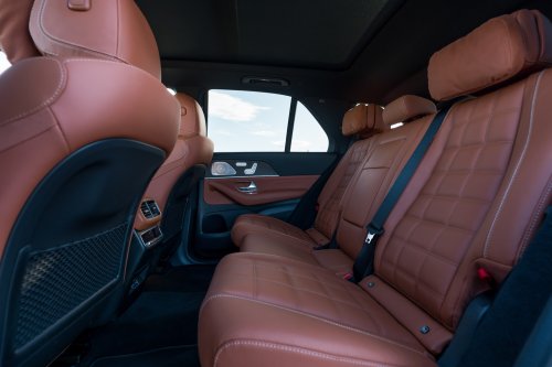 2026 Mercedes-Benz GLE, GLS facelifts – full-width Superscreen, 4.0L flat-plane V8; 585 PS AMG PHEV