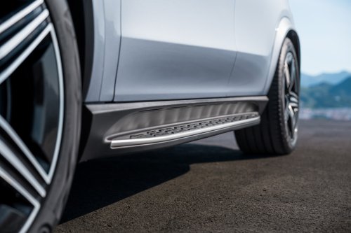 2026 Mercedes-Benz GLE, GLS facelifts – full-width Superscreen, 4.0L flat-plane V8; 585 PS AMG PHEV