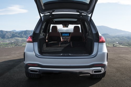 2026 Mercedes-Benz GLE, GLS facelifts – full-width Superscreen, 4.0L flat-plane V8; 585 PS AMG PHEV