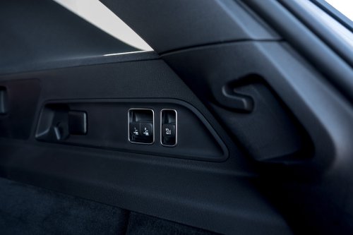 2026 Mercedes-Benz GLE, GLS facelifts – full-width Superscreen, 4.0L flat-plane V8; 585 PS AMG PHEV