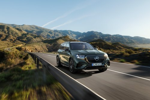 2026 Mercedes-Benz GLE, GLS facelifts – full-width Superscreen, 4.0L flat-plane V8; 585 PS AMG PHEV