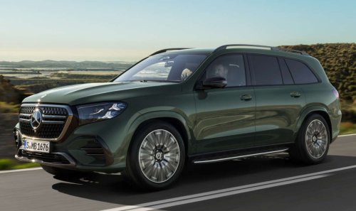 2026 Mercedes-Benz GLE, GLS facelifts – full-width Superscreen, 4.0L flat-plane V8; 585 PS AMG PHEV