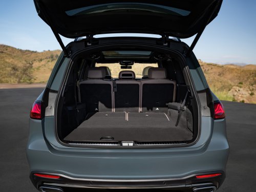 2026 Mercedes-Benz GLE, GLS facelifts – full-width Superscreen, 4.0L flat-plane V8; 585 PS AMG PHEV