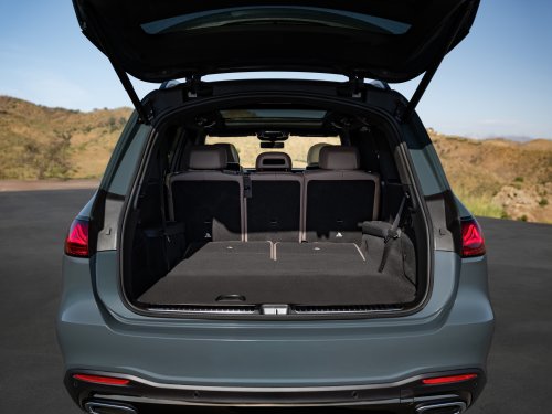 2026 Mercedes-Benz GLE, GLS facelifts – full-width Superscreen, 4.0L flat-plane V8; 585 PS AMG PHEV