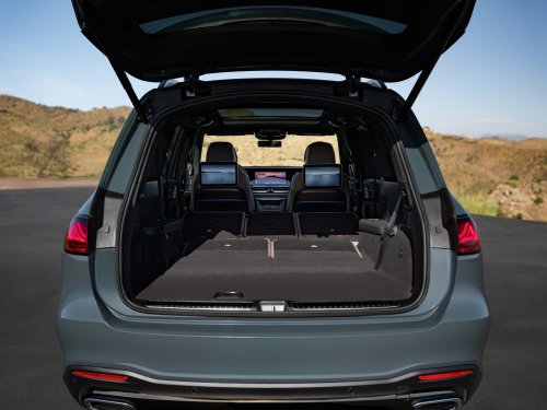 2026 Mercedes-Benz GLE, GLS facelifts – full-width Superscreen, 4.0L flat-plane V8; 585 PS AMG PHEV