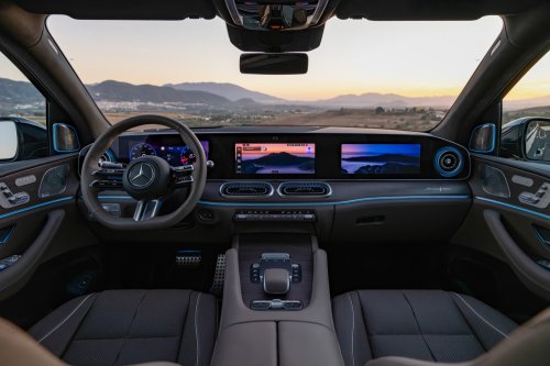 2026 Mercedes-Benz GLE, GLS facelifts – full-width Superscreen, 4.0L flat-plane V8; 585 PS AMG PHEV