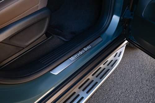 2026 Mercedes-Benz GLE, GLS facelifts – full-width Superscreen, 4.0L flat-plane V8; 585 PS AMG PHEV