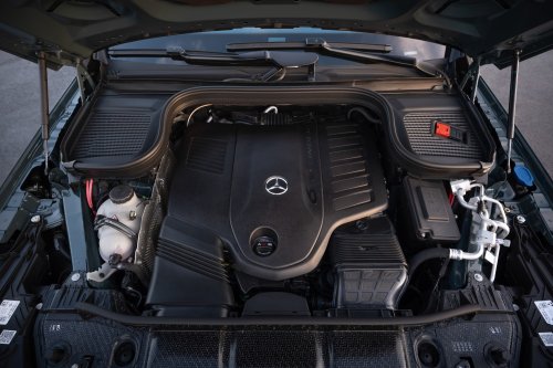 2026 Mercedes-Benz GLE, GLS facelifts – full-width Superscreen, 4.0L flat-plane V8; 585 PS AMG PHEV