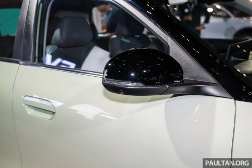 Proton eMas 5 gets new Jade Green colour – available on Prime and Premium with dark interior, same price