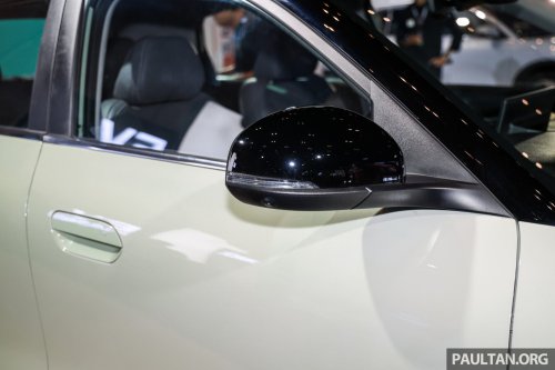 Proton eMas 5 gets new Jade Green colour – available on Prime and Premium with dark interior, same price