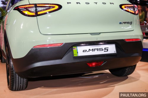 Proton eMas 5 gets new Jade Green colour – available on Prime and Premium with dark interior, same price