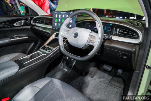 Proton eMas 5 gets new Jade Green colour – available on Prime and Premium with dark interior, same price