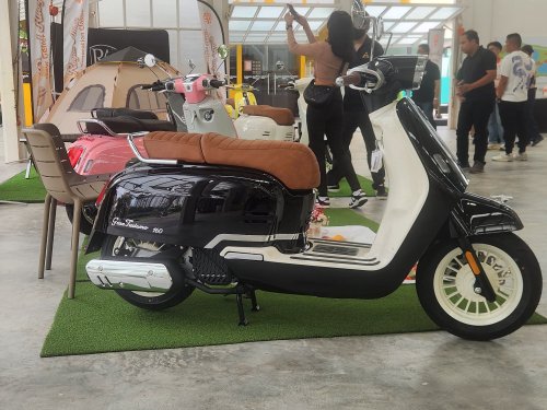 2026 Royal Alloy Gran Turismo scooter in Malaysia, pricing for 125S at RM9,800, 160s retailing at RM12,800