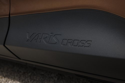 2026 Toyota Yaris Cross for Europe debuts – 1.5L NA 3-cylinder hybrid, up to 130 PS, new GR Sport variant