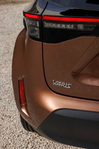 2026 Toyota Yaris Cross for Europe debuts – 1.5L NA 3-cylinder hybrid, up to 130 PS, new GR Sport variant