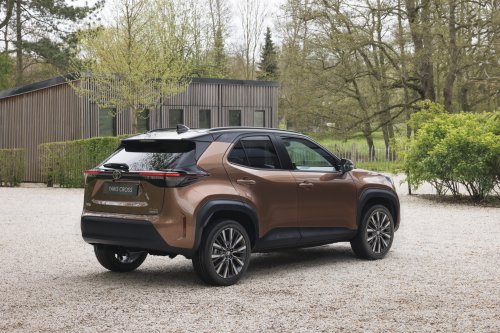 2026 Toyota Yaris Cross for Europe debuts – 1.5L NA 3-cylinder hybrid, up to 130 PS, new GR Sport variant