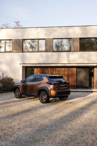 2026 Toyota Yaris Cross for Europe debuts – 1.5L NA 3-cylinder hybrid, up to 130 PS, new GR Sport variant