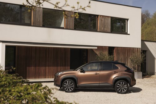 2026 Toyota Yaris Cross for Europe debuts – 1.5L NA 3-cylinder hybrid, up to 130 PS, new GR Sport variant