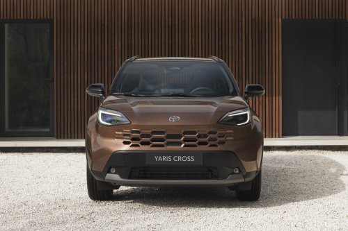 2026 Toyota Yaris Cross for Europe debuts – 1.5L NA 3-cylinder hybrid, up to 130 PS, new GR Sport variant