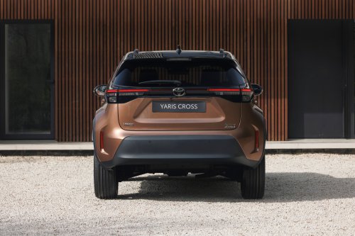 2026 Toyota Yaris Cross for Europe debuts – 1.5L NA 3-cylinder hybrid, up to 130 PS, new GR Sport variant