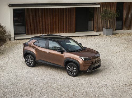 2026 Toyota Yaris Cross for Europe debuts – 1.5L NA 3-cylinder hybrid, up to 130 PS, new GR Sport variant