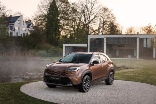 2026 Toyota Yaris Cross for Europe debuts – 1.5L NA 3-cylinder hybrid, up to 130 PS, new GR Sport variant
