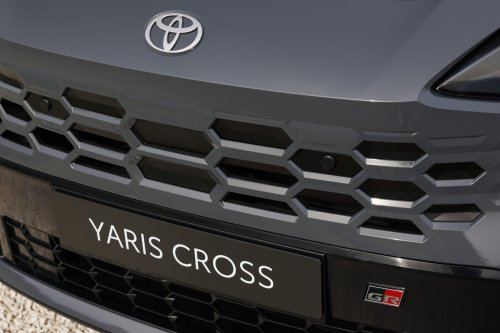 2026 Toyota Yaris Cross for Europe debuts – 1.5L NA 3-cylinder hybrid, up to 130 PS, new GR Sport variant
