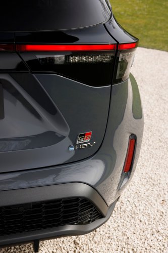 2026 Toyota Yaris Cross for Europe debuts – 1.5L NA 3-cylinder hybrid, up to 130 PS, new GR Sport variant