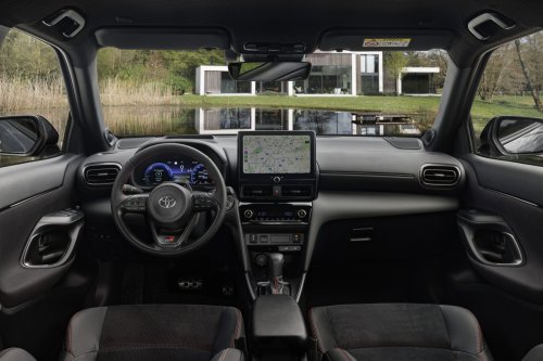 2026 Toyota Yaris Cross for Europe debuts – 1.5L NA 3-cylinder hybrid, up to 130 PS, new GR Sport variant