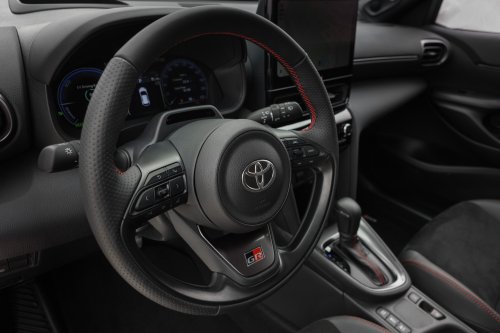 2026 Toyota Yaris Cross for Europe debuts – 1.5L NA 3-cylinder hybrid, up to 130 PS, new GR Sport variant