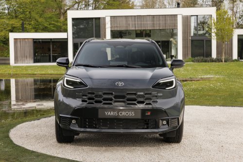 2026 Toyota Yaris Cross for Europe debuts – 1.5L NA 3-cylinder hybrid, up to 130 PS, new GR Sport variant
