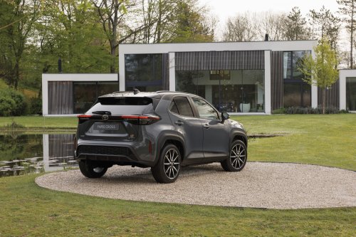 2026 Toyota Yaris Cross for Europe debuts – 1.5L NA 3-cylinder hybrid, up to 130 PS, new GR Sport variant