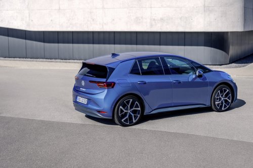Volkswagen ID.3 Neo debuts – EV hatch gets updated styling, more physical controls; up to 630 km WLTP
